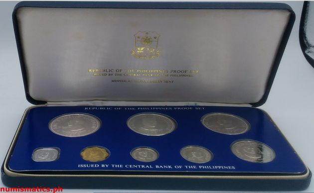 1975 (8) Proof Coin Box Open